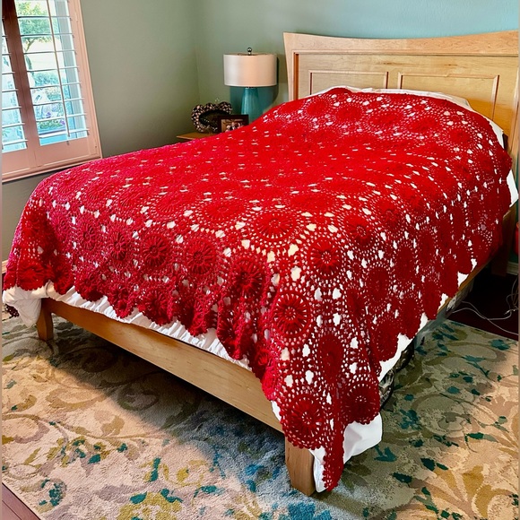 Hand Made Vintage Crocheted RED Bedspread Topper Queen Approx. 102”x89” Gorgeous